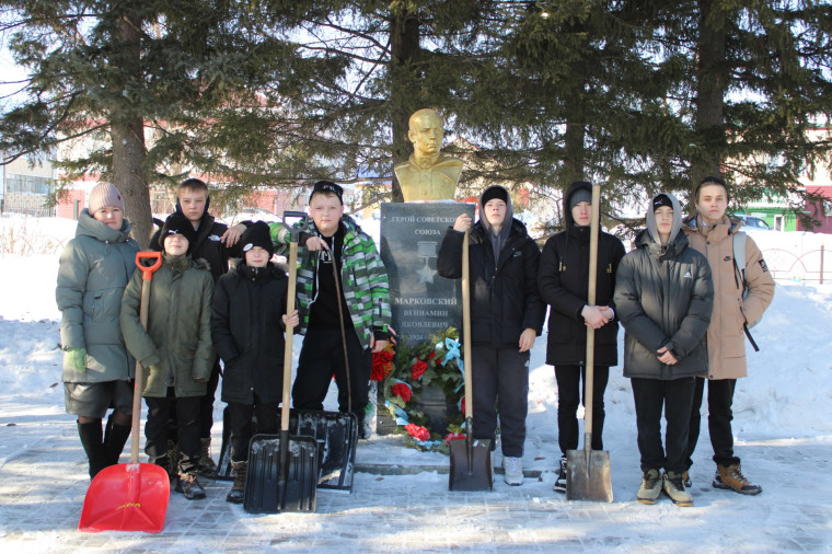 23 февраля - День защитника Отечества.